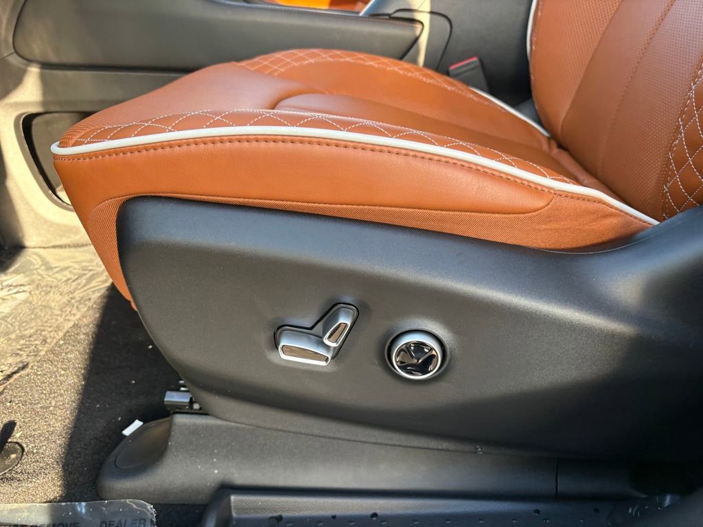 New 2026 Chrysler Pacifica Pinnacle w/ Trailer Tow Group image 18