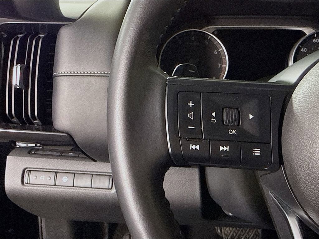 Certified 2024 Nissan Pathfinder SV w/ Black Appearance Package image 20