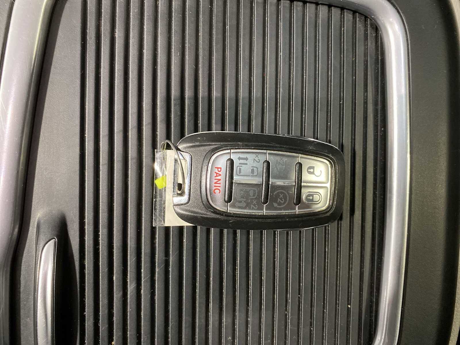 Used 2019 Chrysler Pacifica Limited image 20