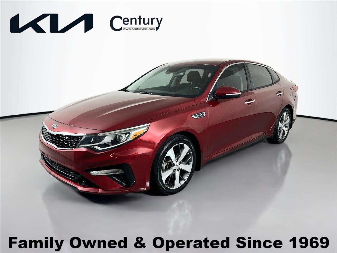Certified 2019 Kia Optima S FWD image 1