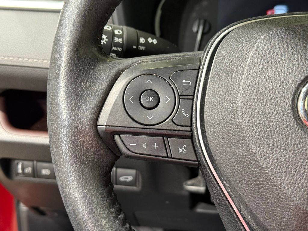 Used 2019 Toyota RAV4 Limited w/ Advanced Technology Package AWD/4WD image 25