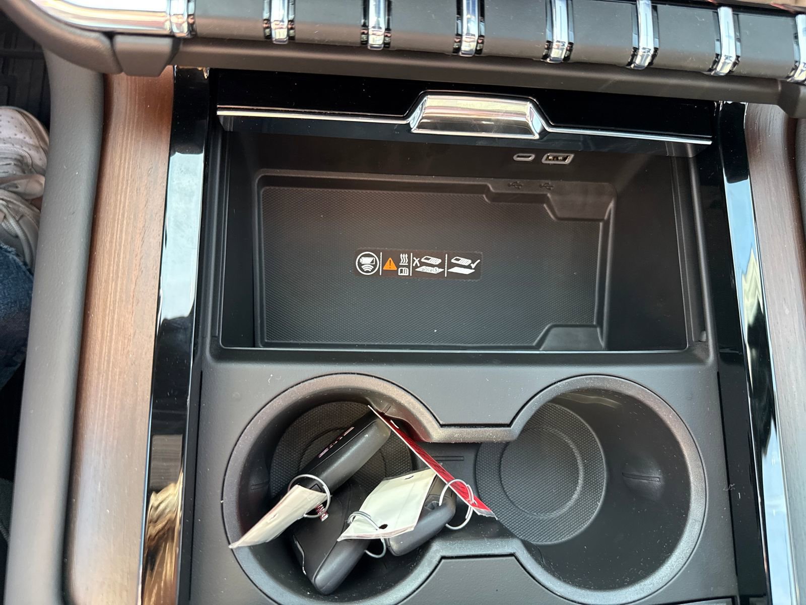 New 2026 GMC Yukon XL Denali w/ Sun & Power Step Package image 13