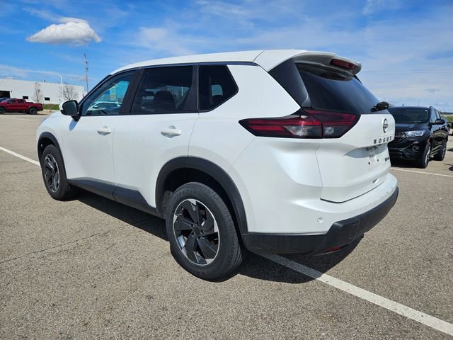 Used 2024 Nissan Rogue SV image 5