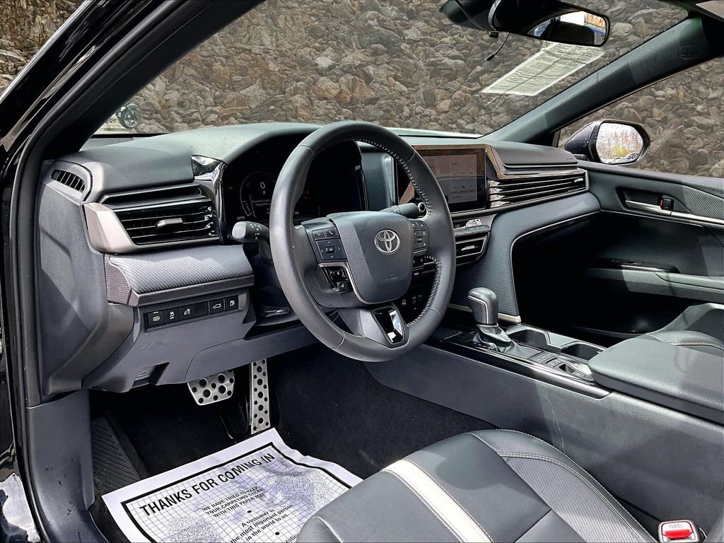 Used 2025 Toyota Camry SE FWD image 11