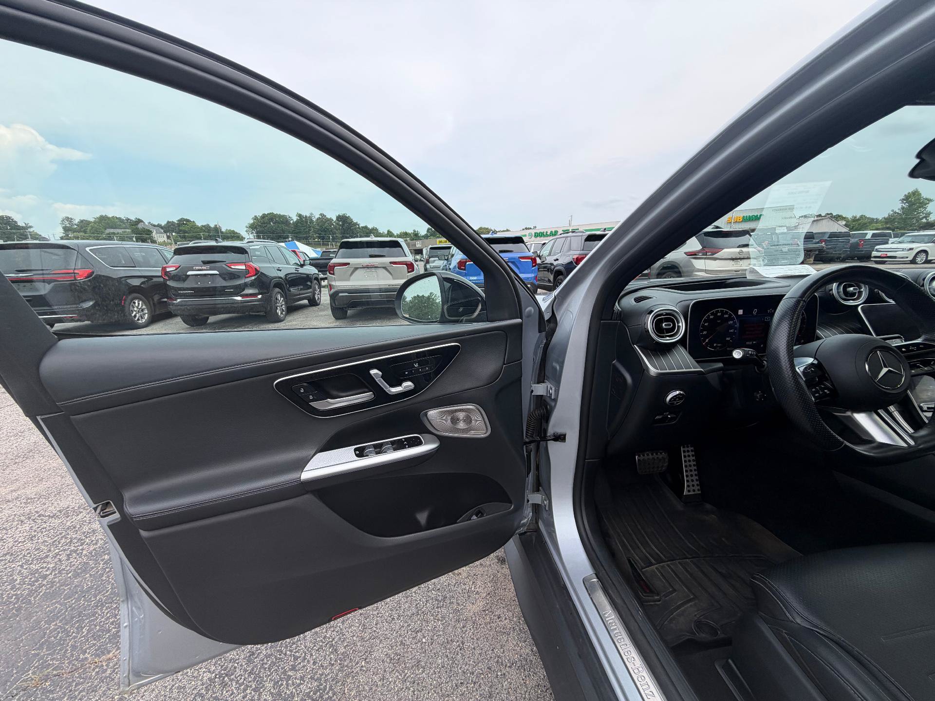 Used 2023 Mercedes-Benz GLC 300 4MATIC w/ Pinnacle Trim Package image 12