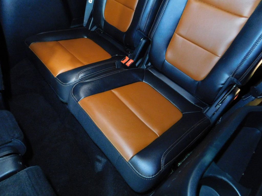 Used 2019 Ford Explorer XLT w/ XLT Desert Copper Package AWD/4WD image 78