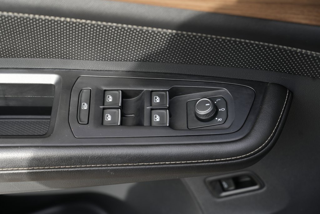 Used 2024 Volkswagen Atlas SE image 30