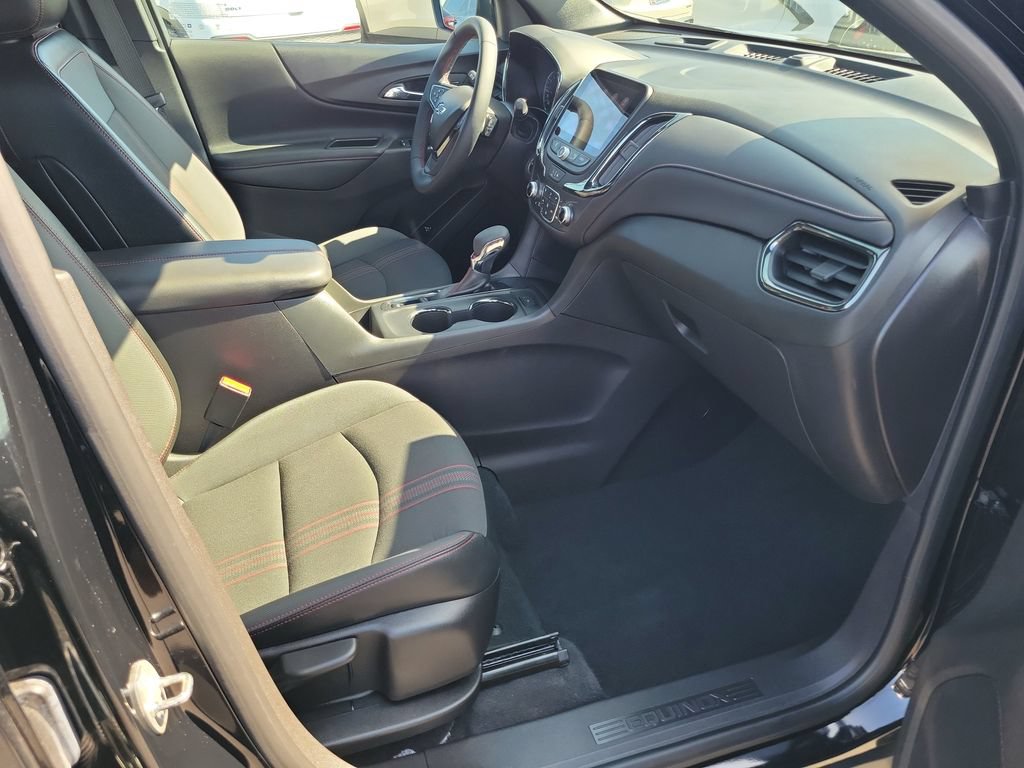 Used 2023 Chevrolet Equinox RS FWD image 17