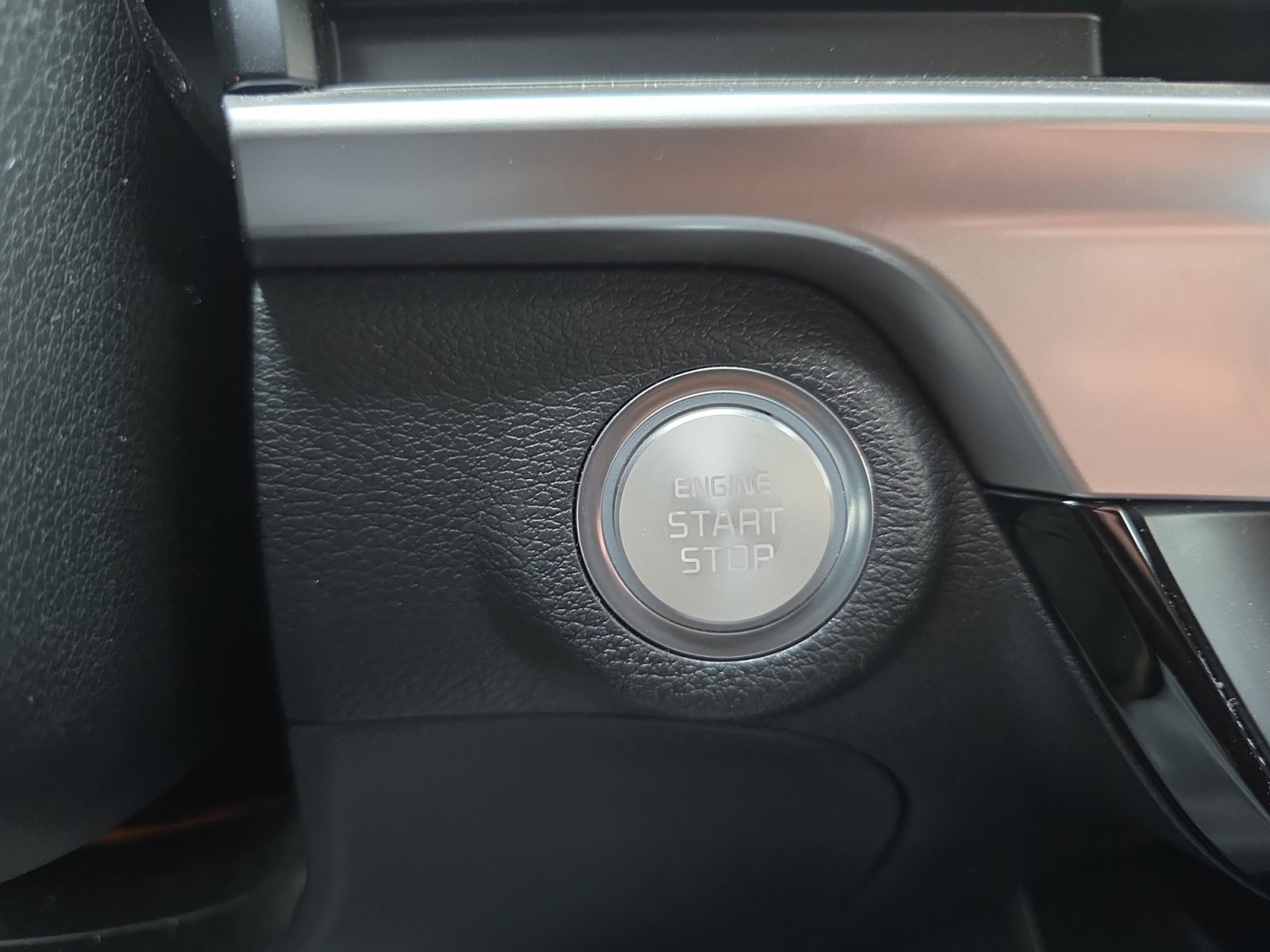 Certified 2024 Kia Telluride LX image 16