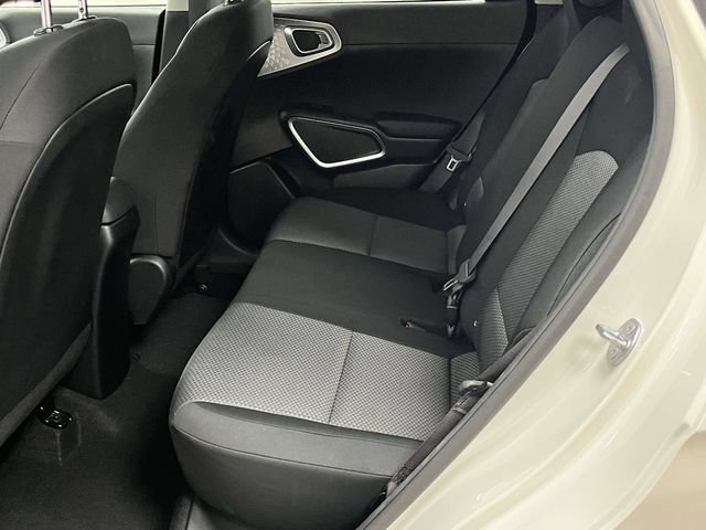 Used 2025 Kia Soul LX w/ LX Technology Package FWD image 17