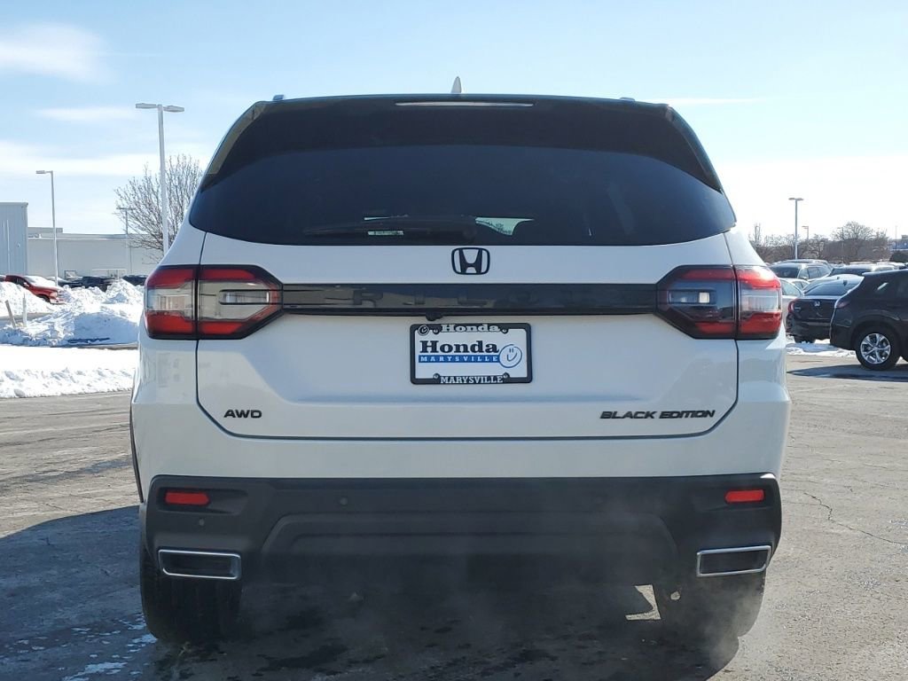 Used 2025 Honda Pilot Black Edition image 6
