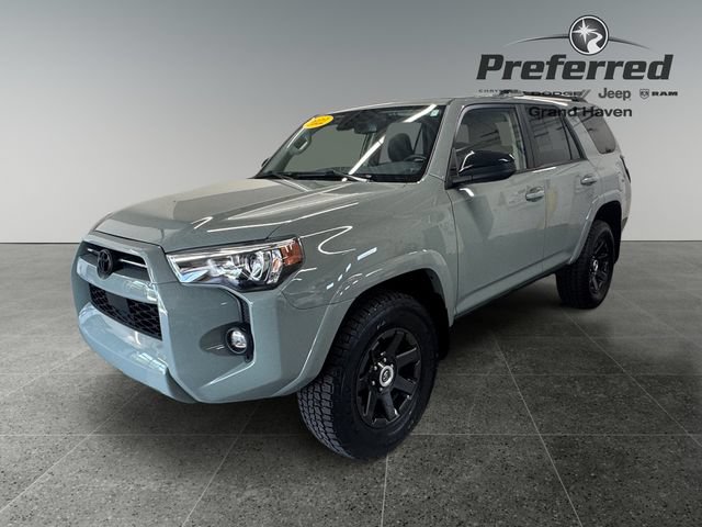 Used 2022 Toyota 4Runner Trail Special Edition AWD/4WD image 11