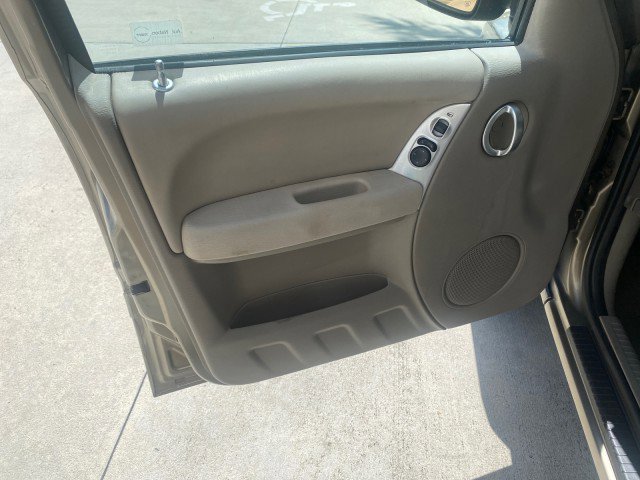 Used 2003 Jeep Liberty Limited image 33