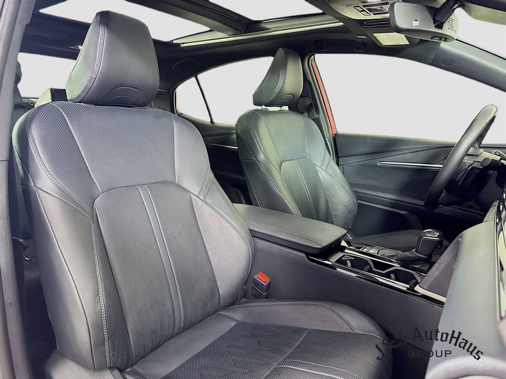 Used 2025 Toyota Camry XSE image 33