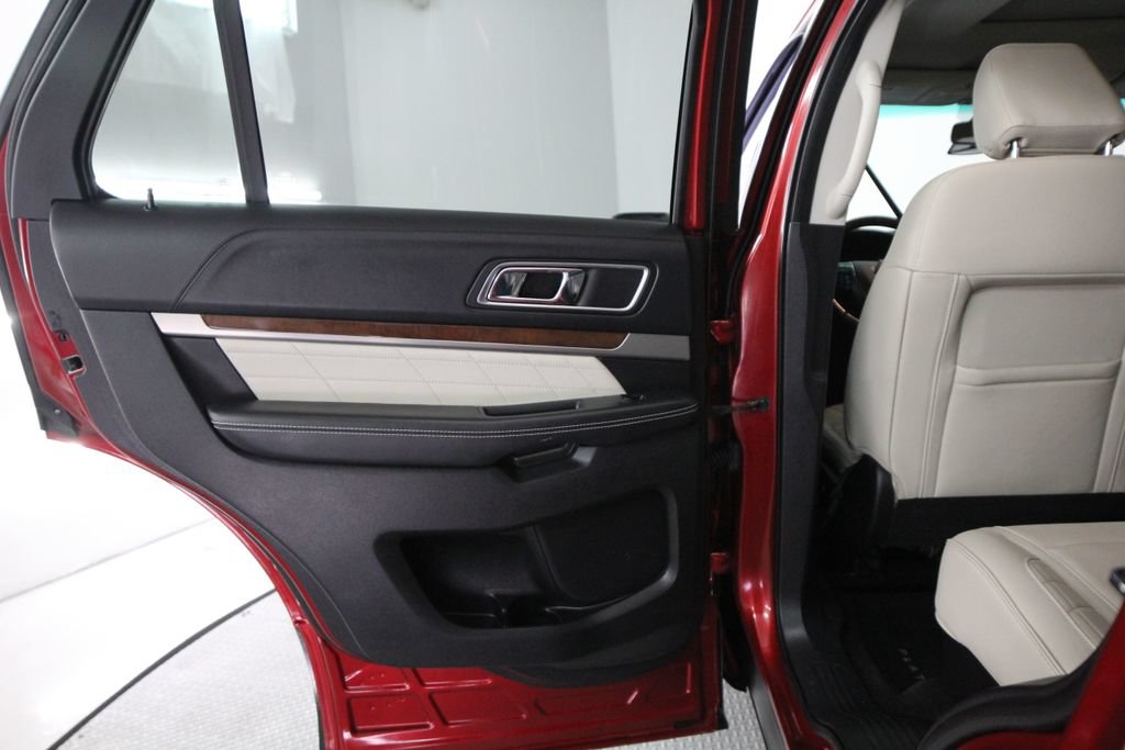 Used 2018 Ford Explorer Platinum AWD/4WD image 37