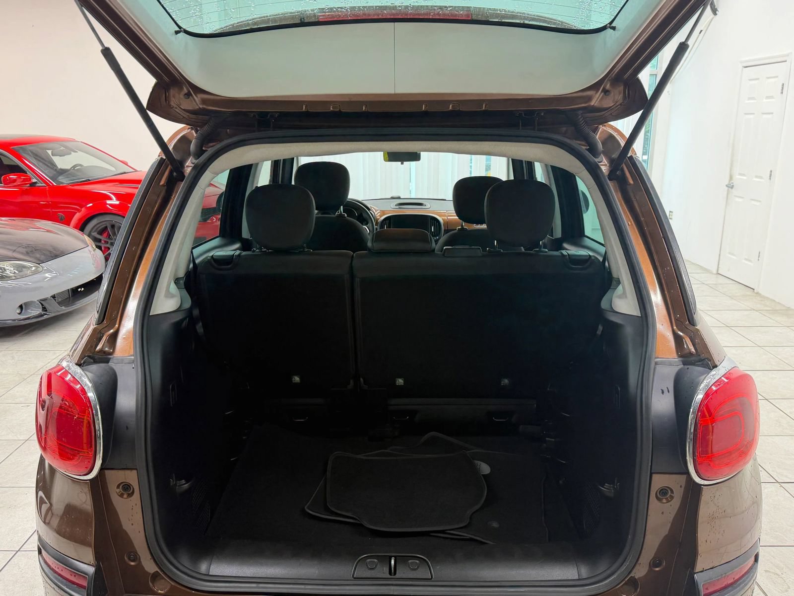 Used 2019 FIAT 500L Pop FWD image 17