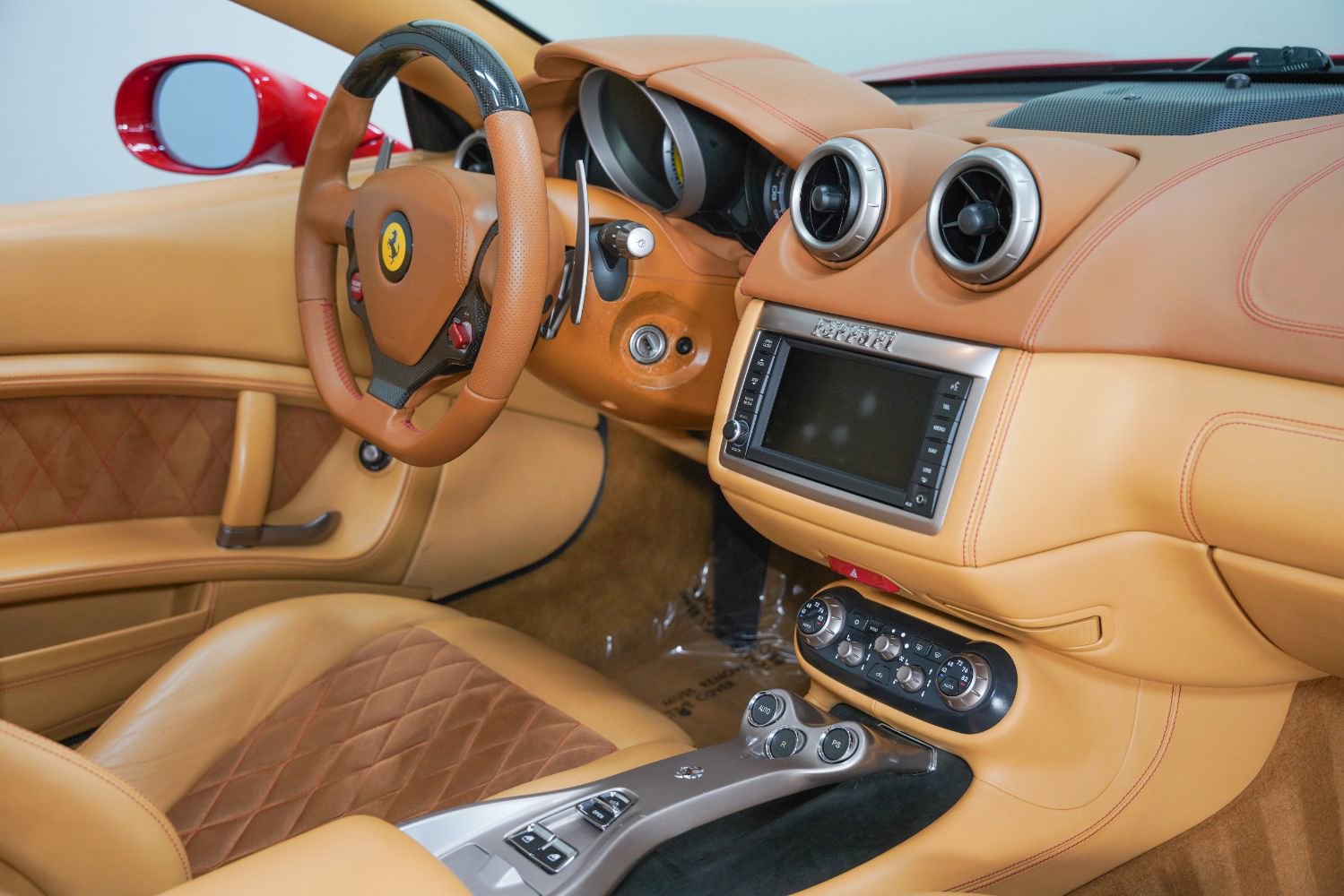Used 2013 Ferrari California RWD image 29