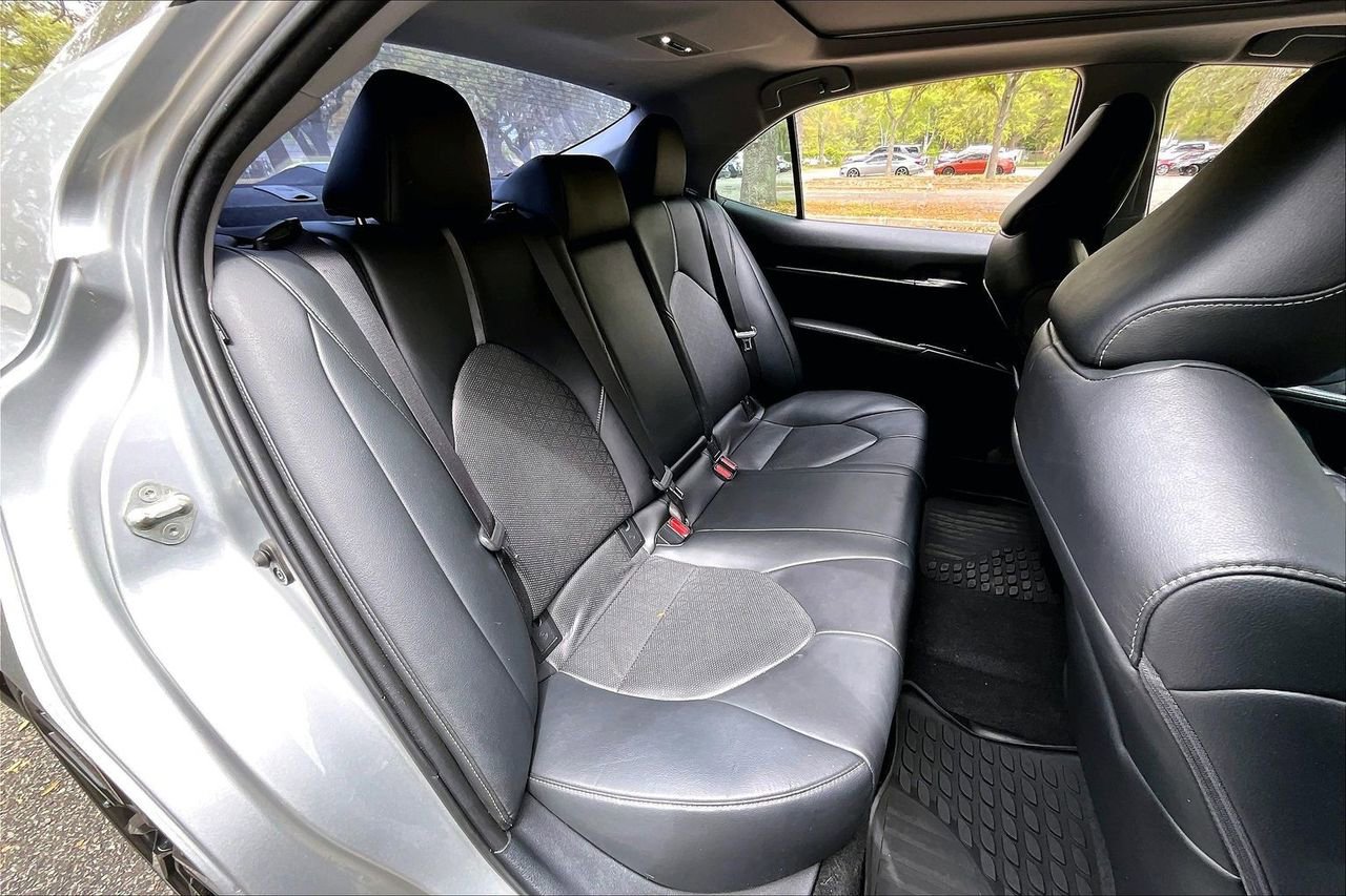 Used 2020 Toyota Camry XSE image 22