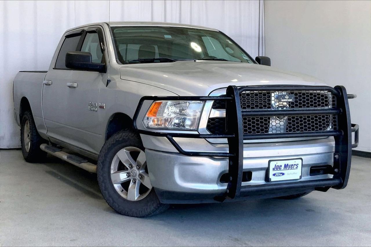 Used 2017 RAM 1500 Classic SLT image 1
