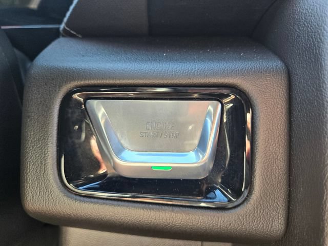 Used 2025 GMC Yukon Denali AWD/4WD image 21