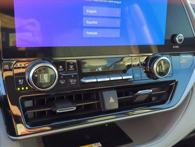 Used 2023 Toyota Highlander Platinum FWD image 20