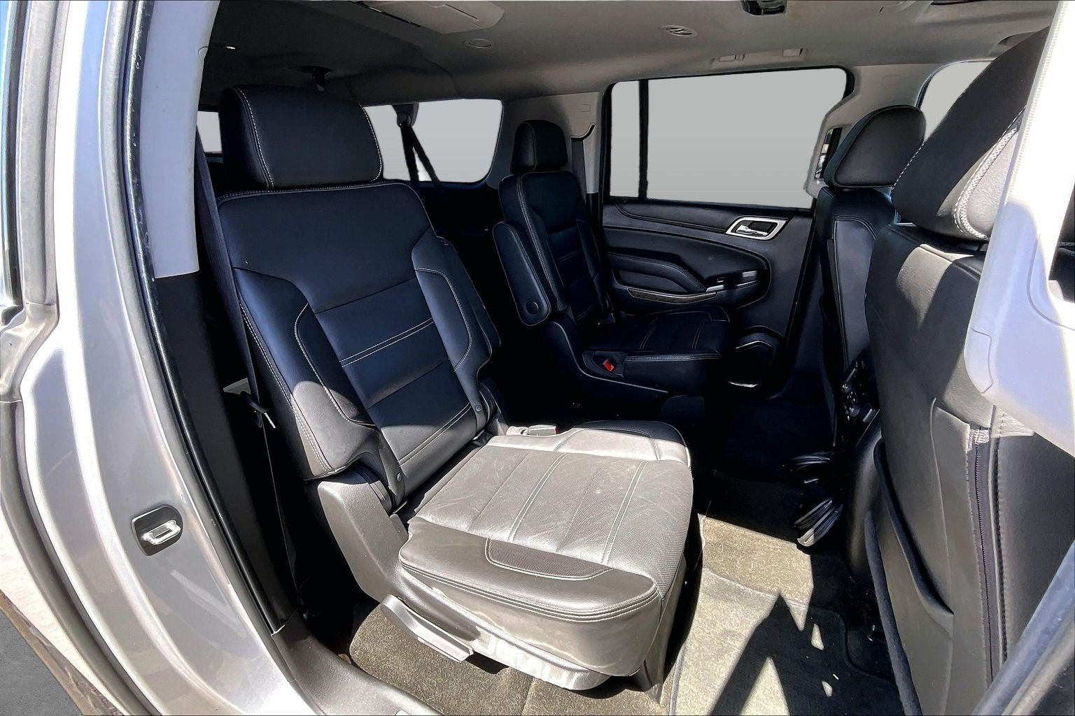 Used 2018 GMC Yukon XL Denali w/ Open Road Package RWD image 27