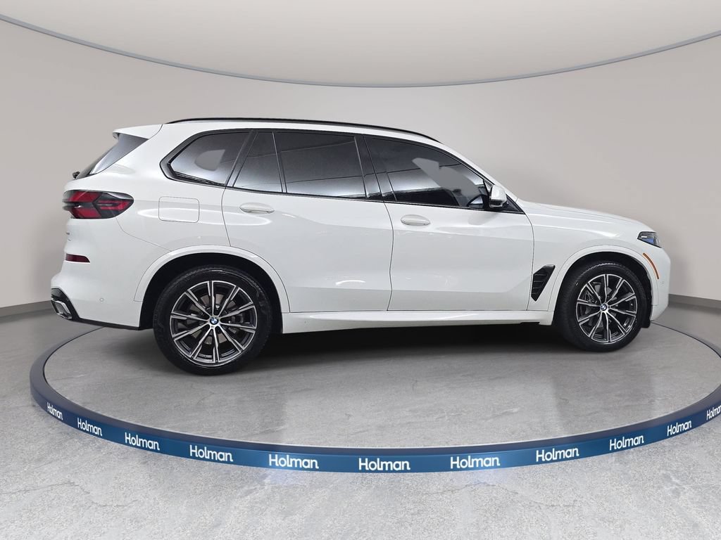 Used 2024 BMW X5 xDrive40i w/ M Sport Package AWD/4WD image 5