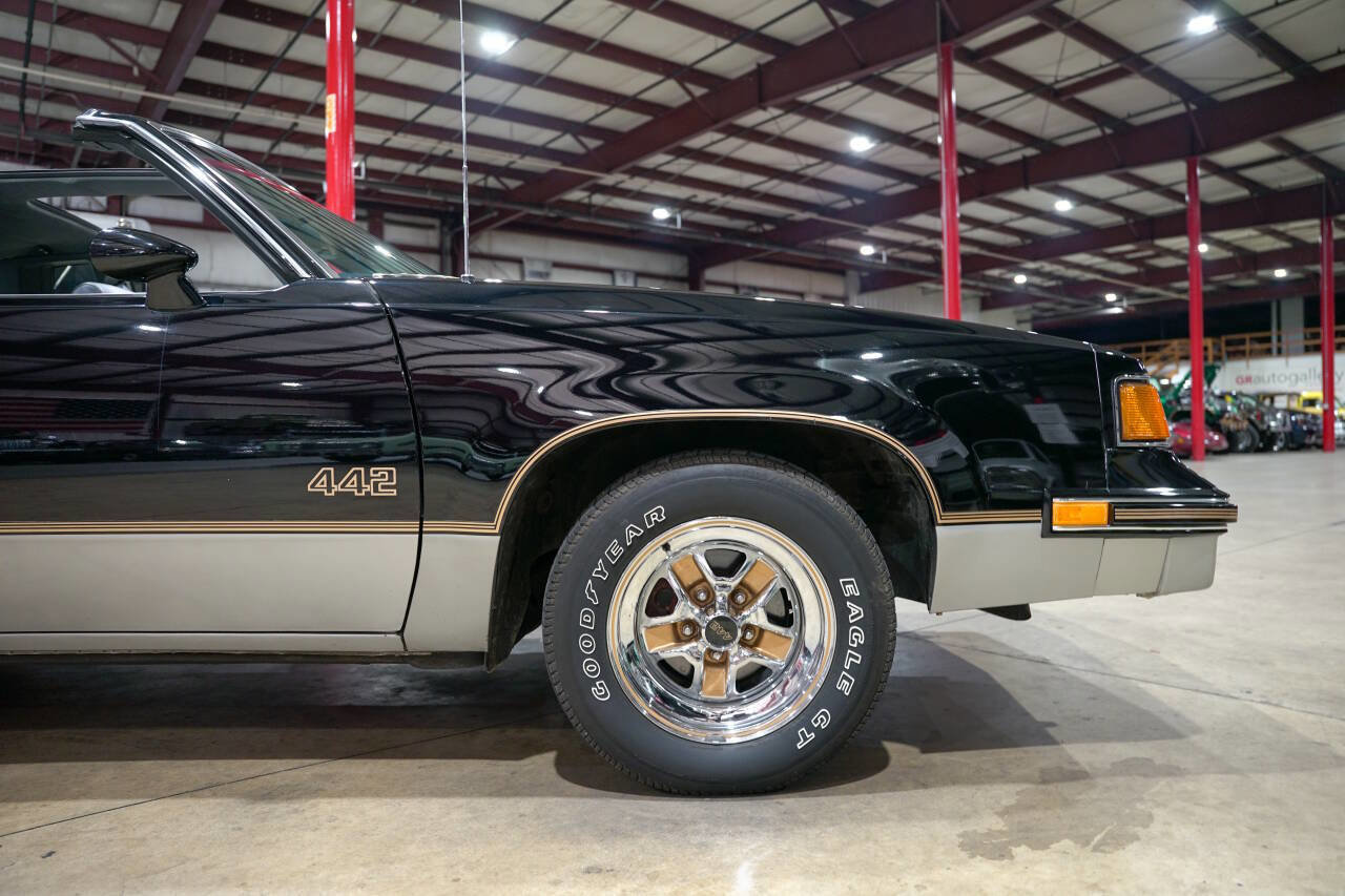 Used 1987 Oldsmobile Cutlass Supreme Salon image 11