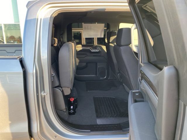 Used 2025 Chevrolet Silverado 1500 LT AWD/4WD image 31