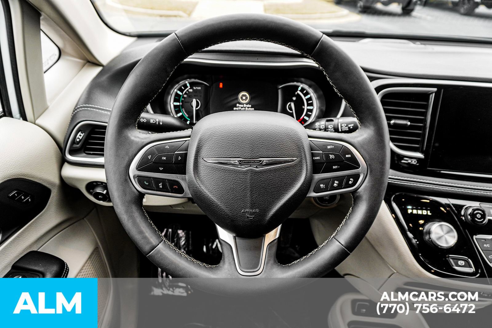 Used 2023 Chrysler Pacifica Touring-L image 31