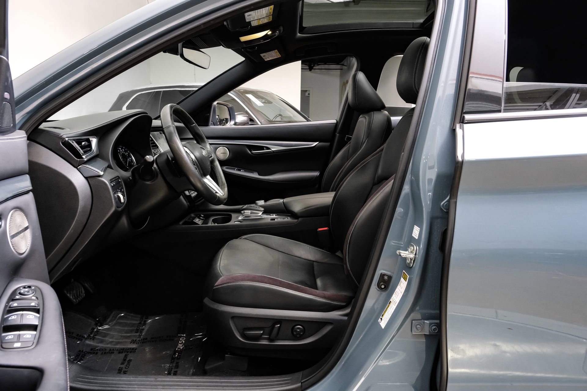 Used 2023 INFINITI QX50 Sport FWD image 4