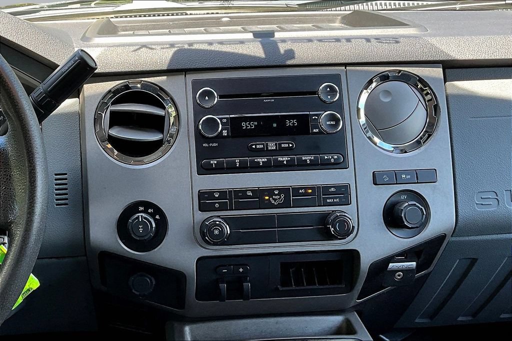 Used 2016 Ford F250 XLT w/ XLT Premium Package AWD/4WD image 13