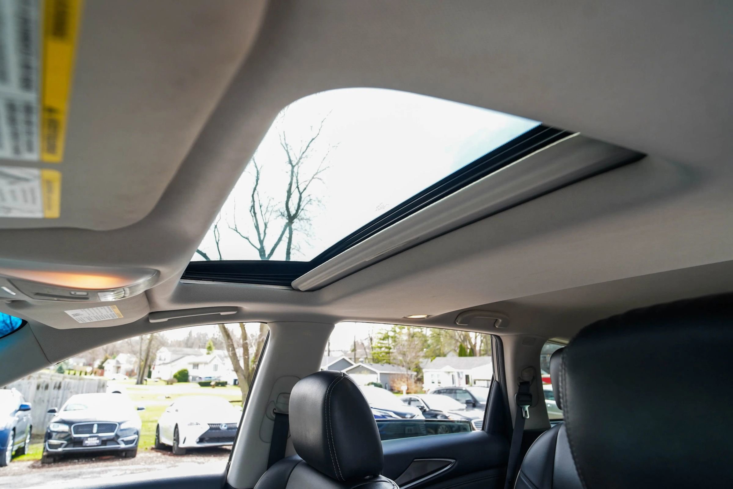 Used 2016 INFINITI QX60 AWD w/ Premium Plus Package image 13