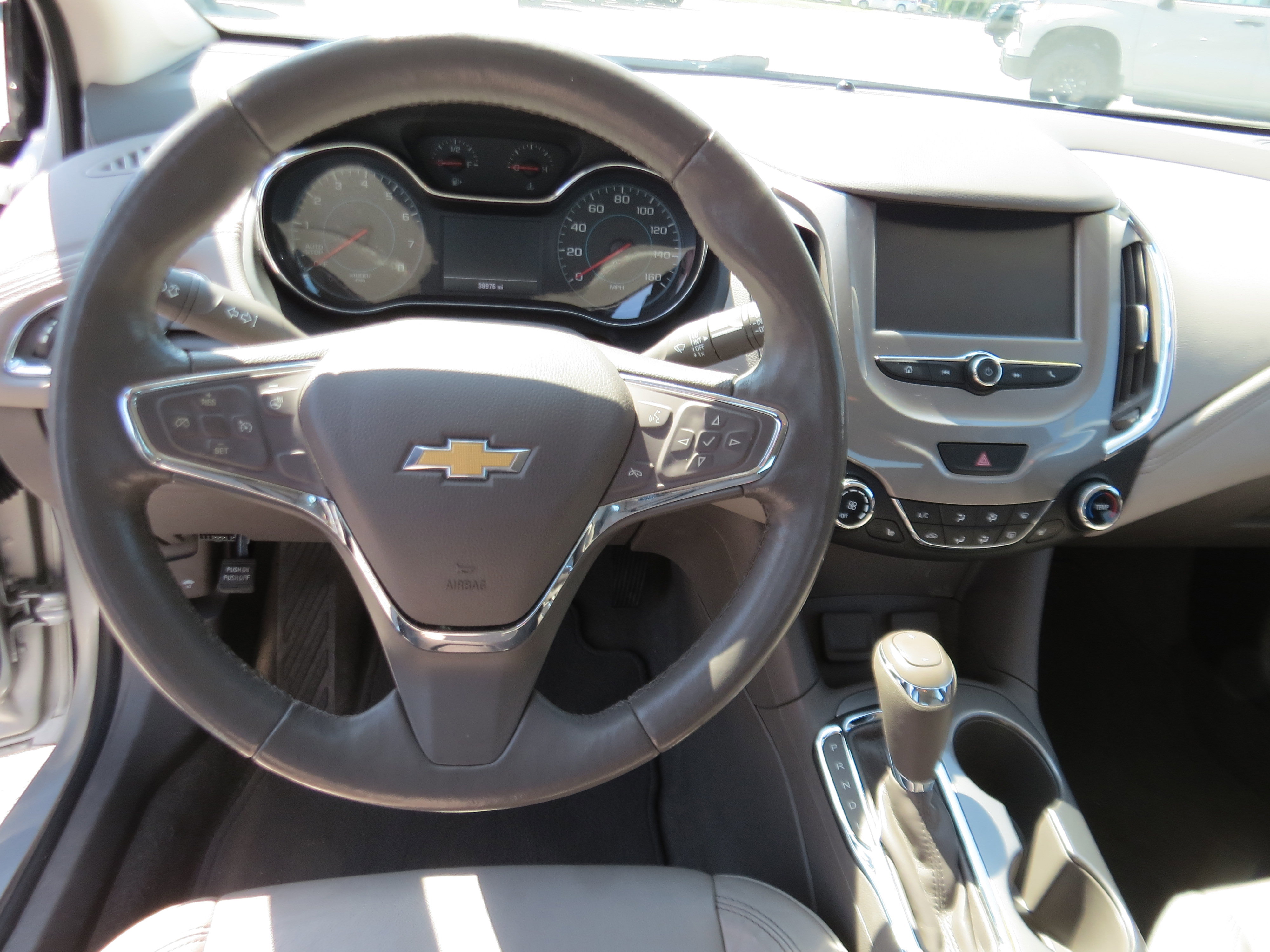 Used 2017 Chevrolet Cruze Premier FWD image 14