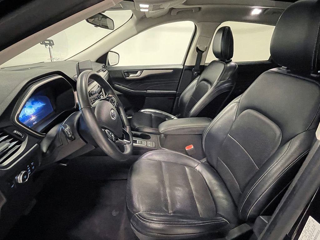 Used 2022 Ford Escape SEL w/ Technology Package image 3