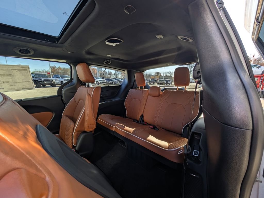 New 2026 Chrysler Pacifica Pinnacle w/ Trailer Tow Group image 20