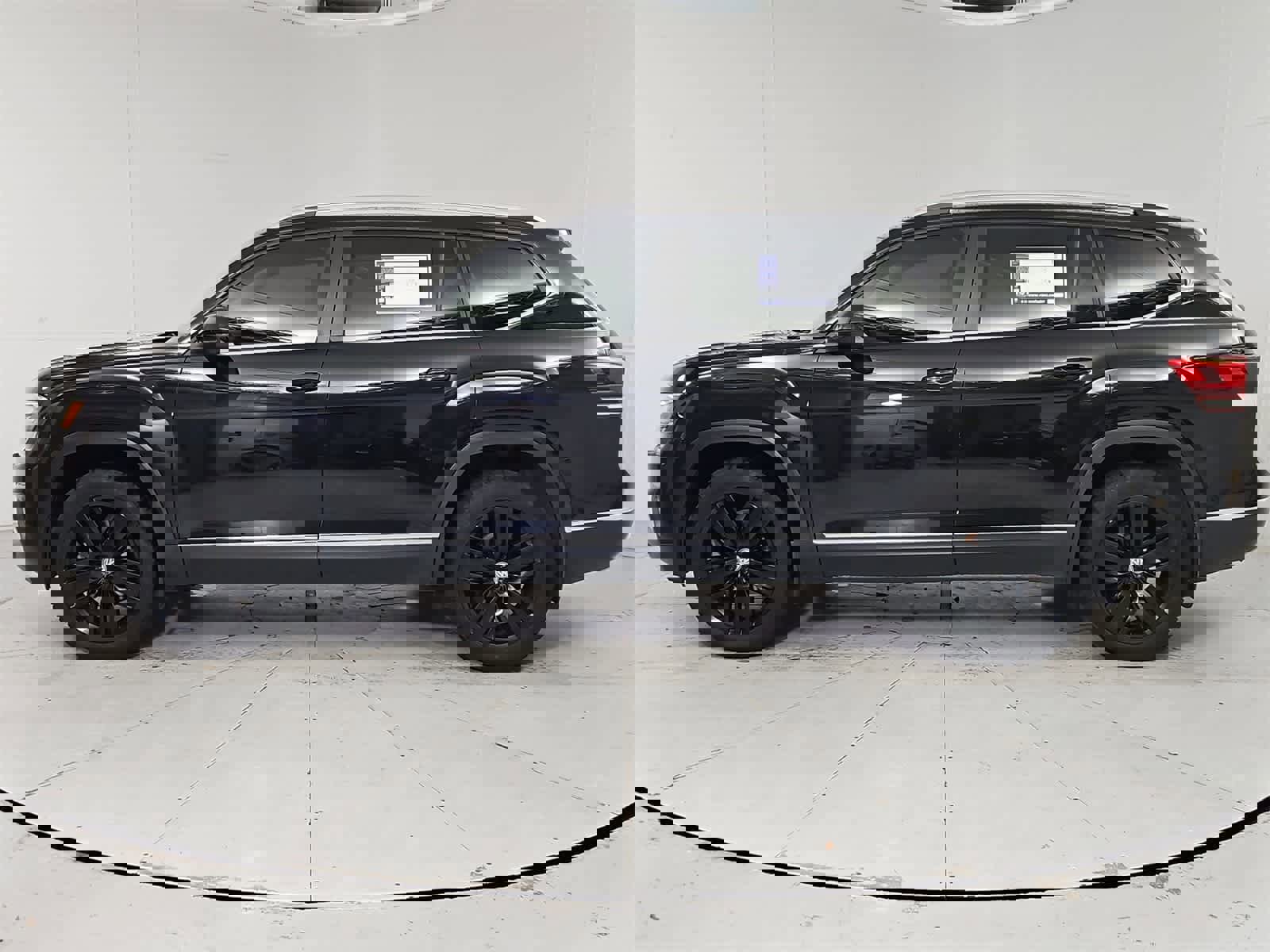 Used 2019 Volkswagen Atlas SEL image 3