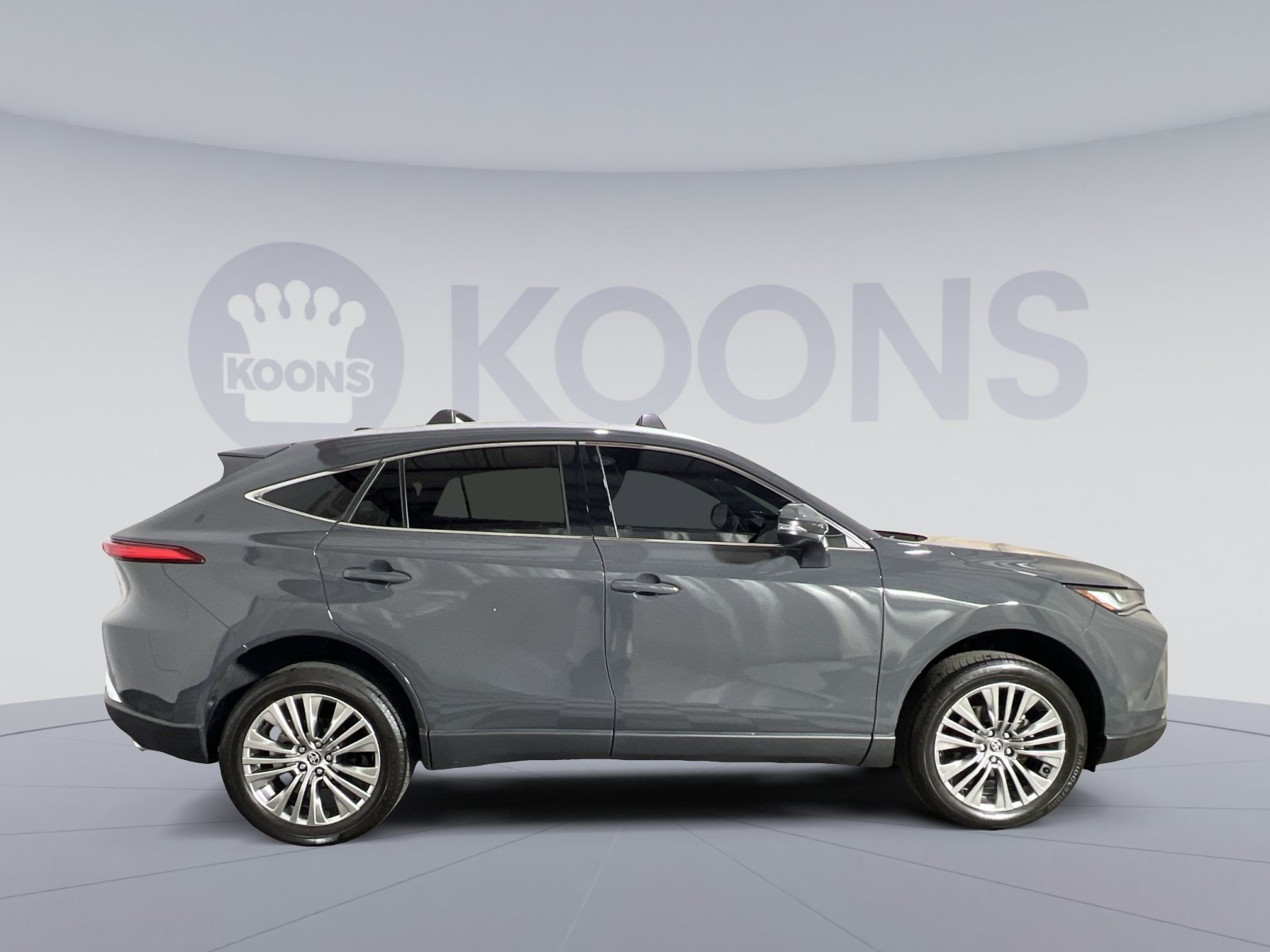 Used 2024 Toyota Venza XLE AWD/4WD image 8