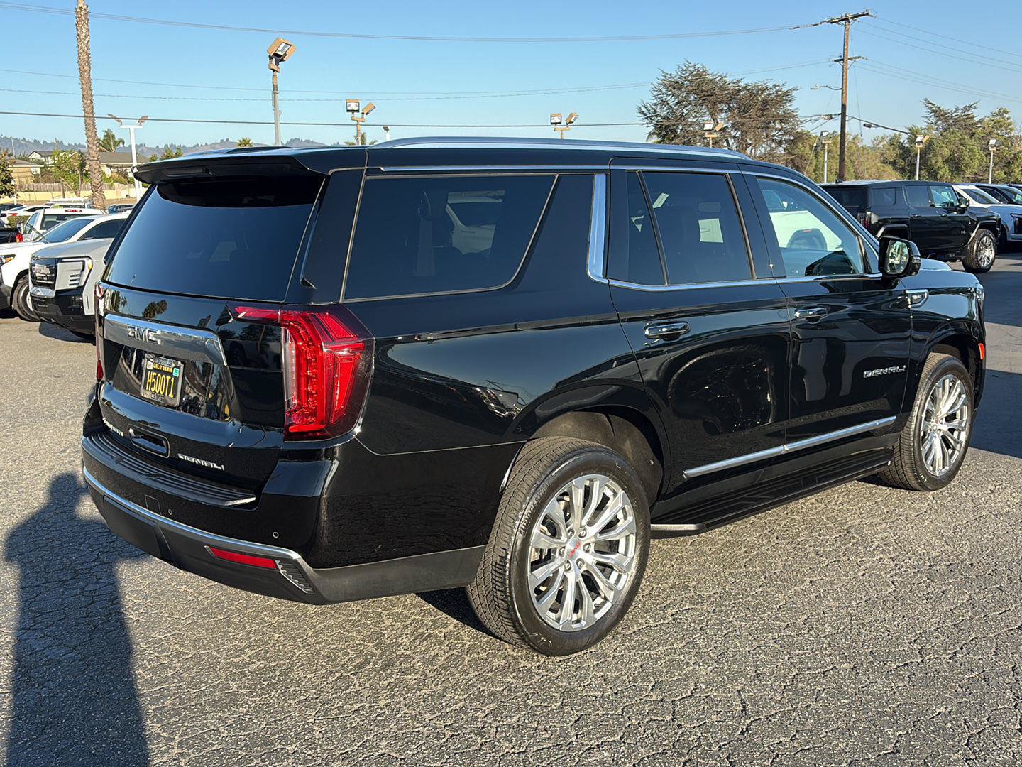 Used 2024 GMC Yukon Denali AWD/4WD image 3