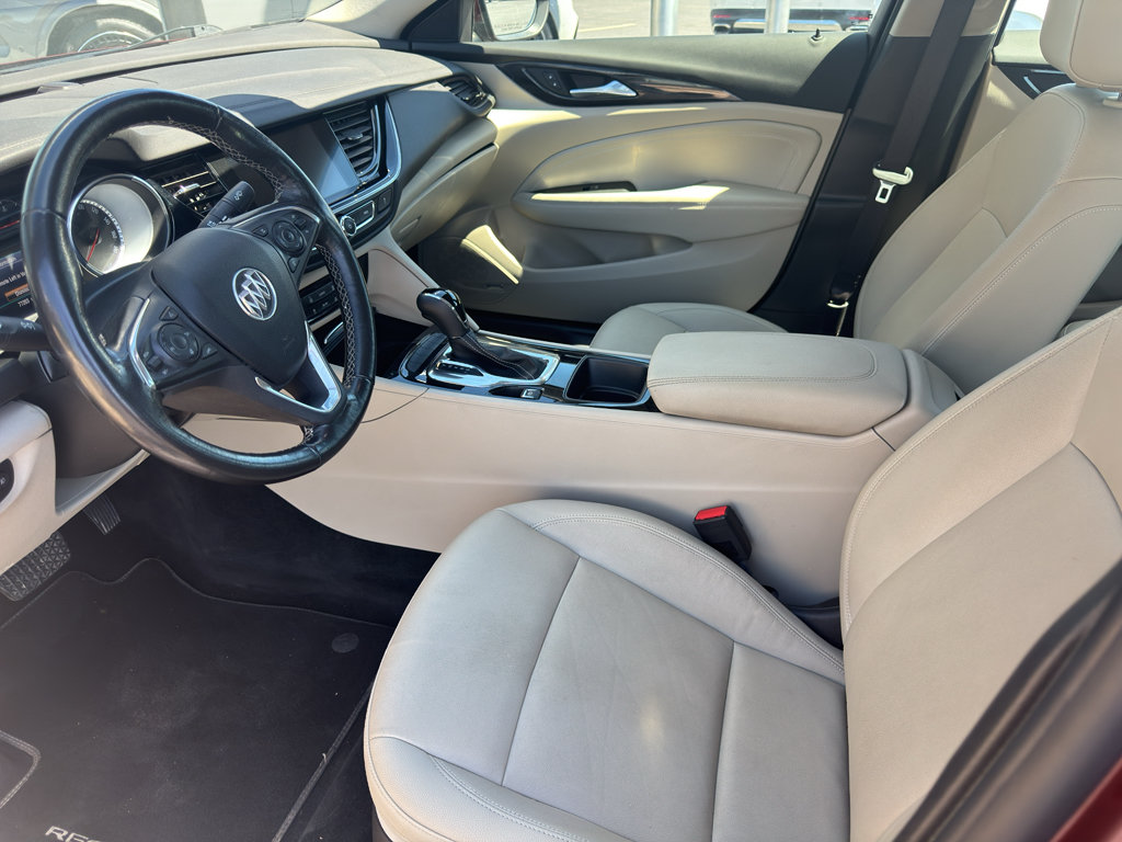 Used 2018 Buick Regal Essence w/ Sights and Sounds Package AWD/4WD image 5