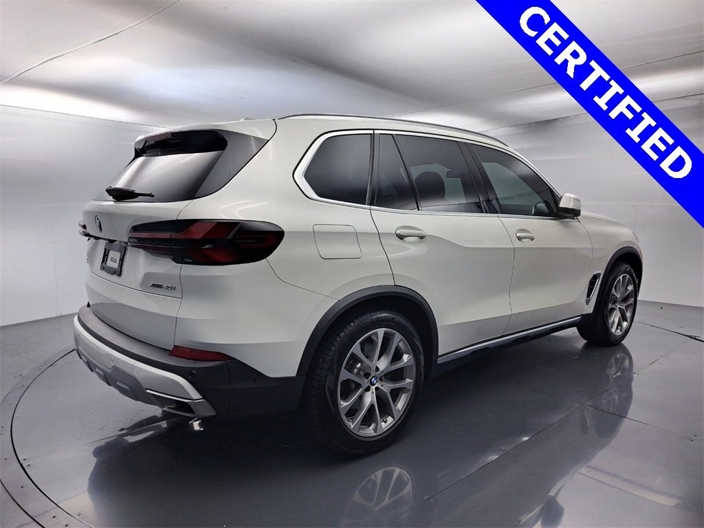 Certified 2024 BMW X5 xDrive40i w/ Premium Package image 3