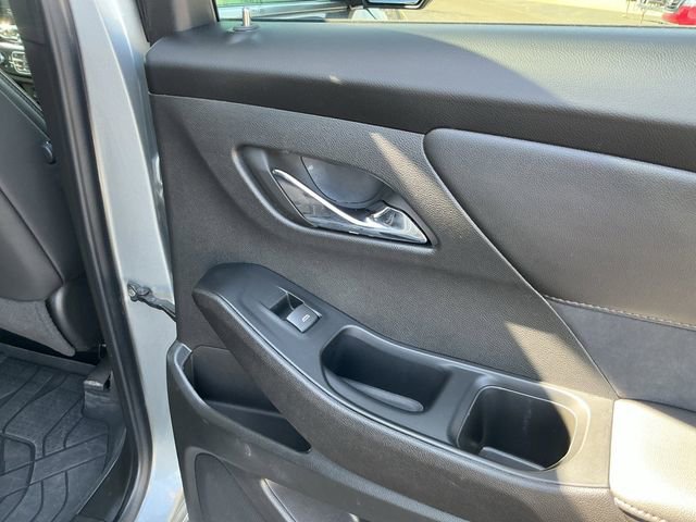 Used 2024 Chevrolet Traverse High Country w/ LPO, Floor Liner Package image 25