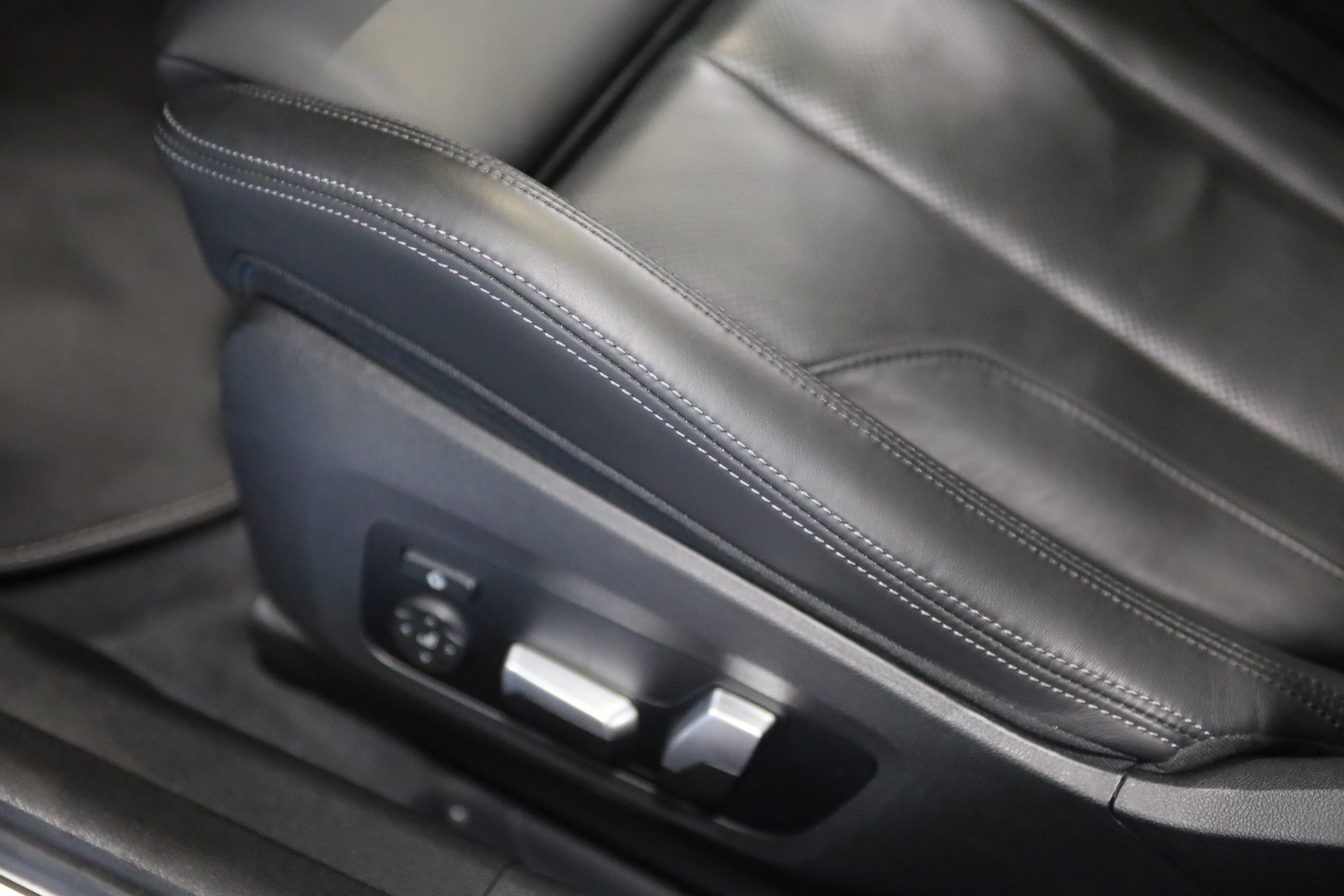 Used 2022 BMW M3 Competition w/ Executive Package RWD image 18