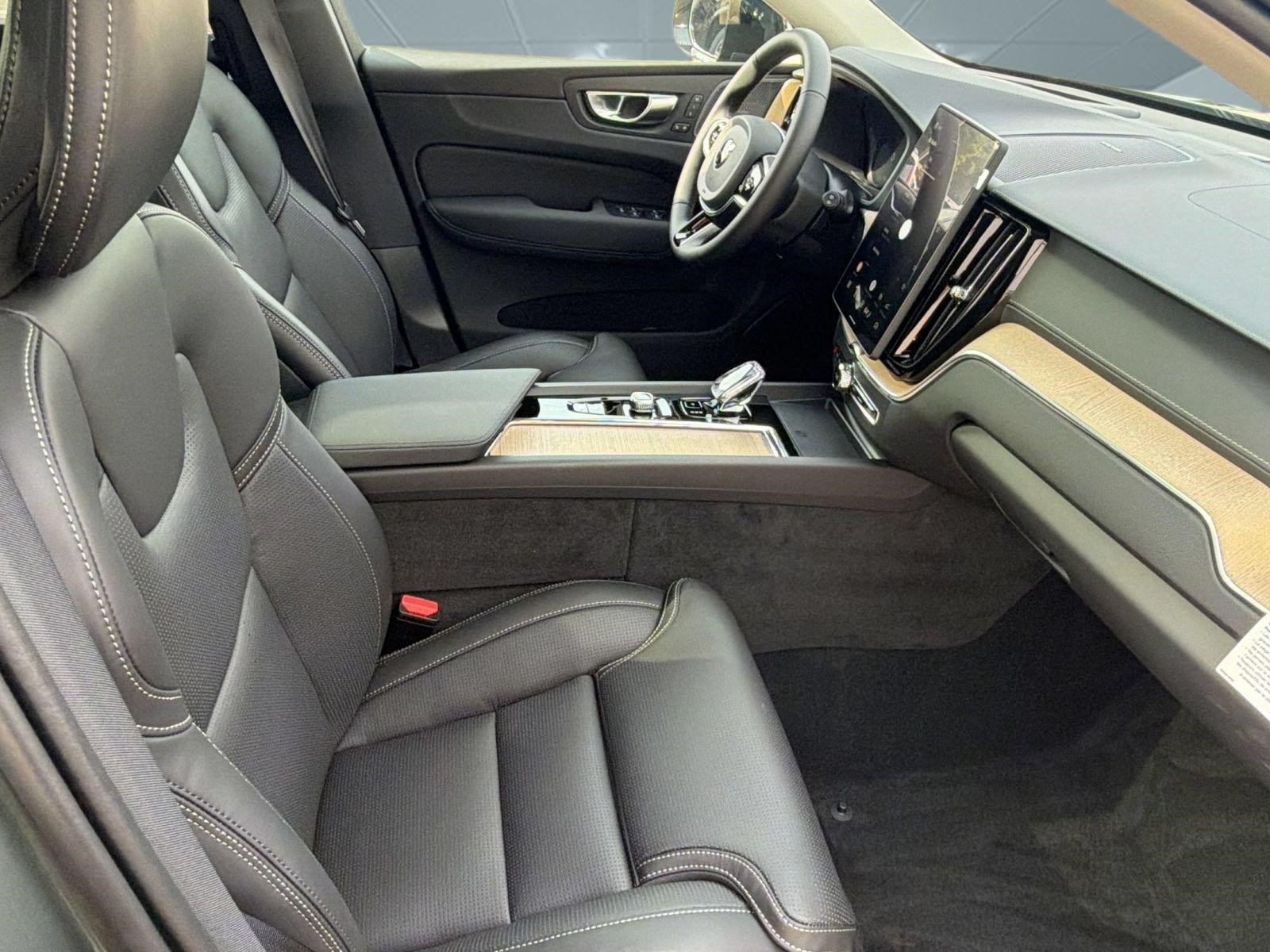 New 2026 Volvo XC60 T8 Ultra w/ Climate Package AWD/4WD image 23