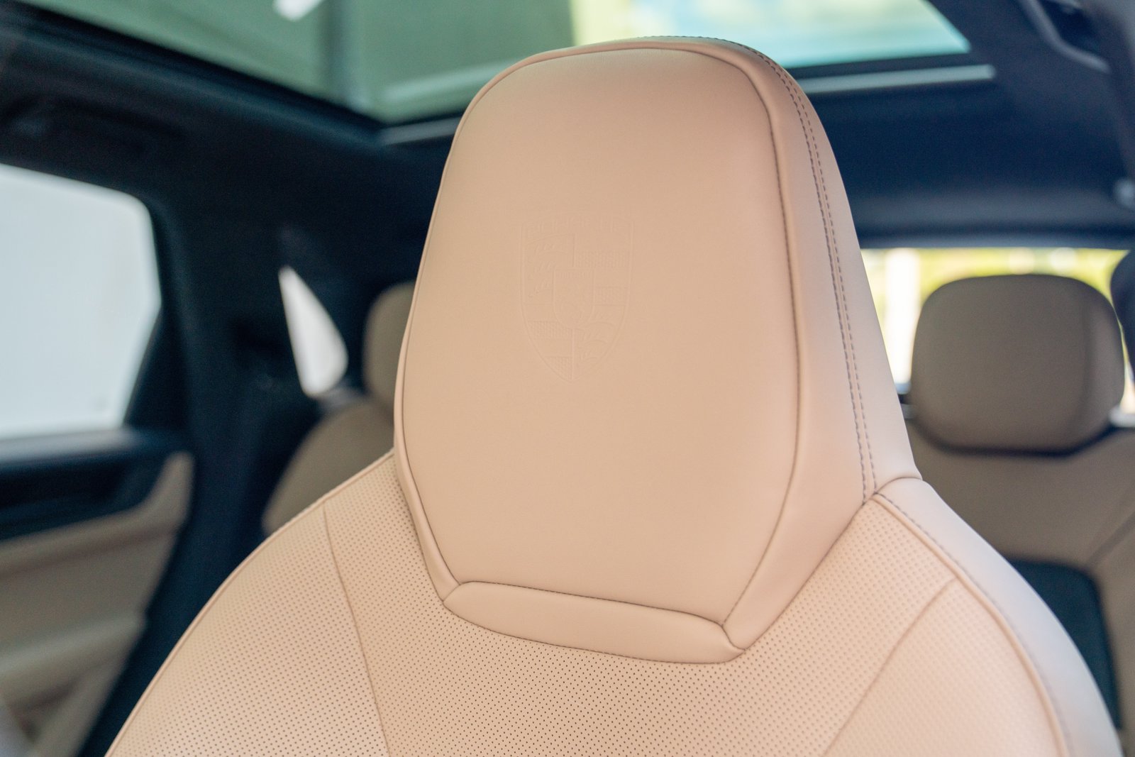 Certified 2025 Porsche Cayenne GTS AWD/4WD image 13
