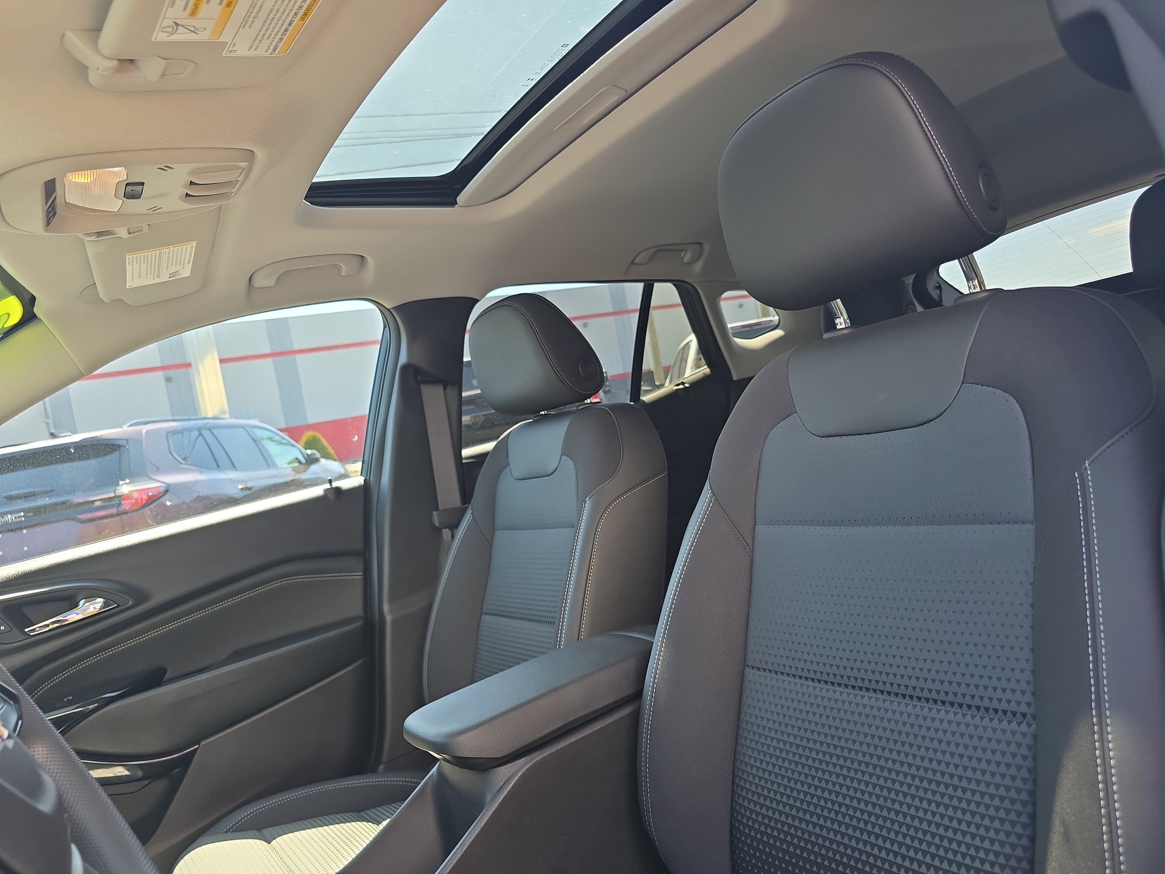 Used 2026 Chevrolet Trax LT w/ Sunroof Package FWD image 12