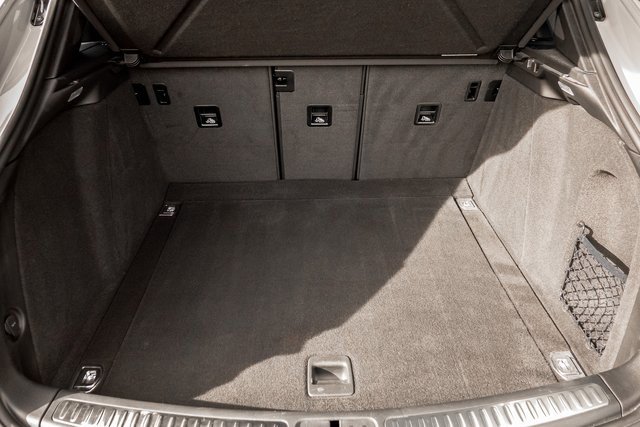 Used 2022 Porsche Macan w/ Premium Package Plus image 28