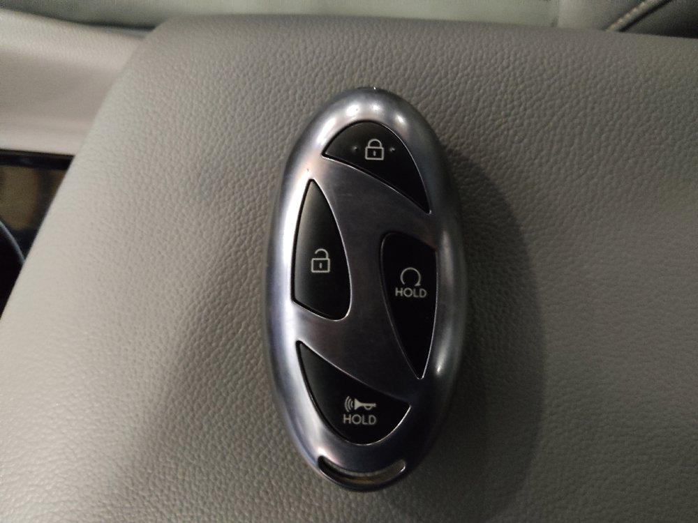 Used 2025 Hyundai Elantra SEL FWD image 32