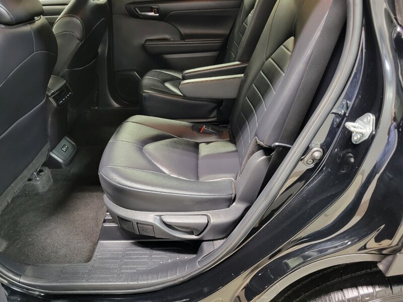 Used 2024 Toyota Highlander XLE AWD/4WD image 51