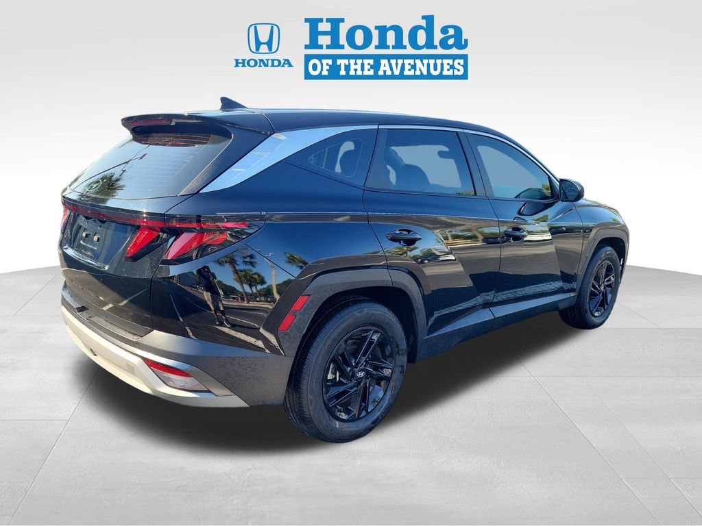Used 2025 Hyundai Tucson SE FWD image 4